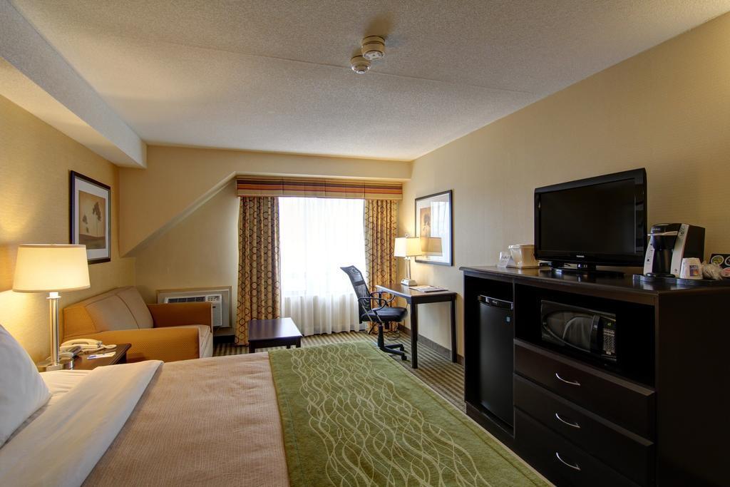 Comfort Inn Chatham-Kent Exteriör bild