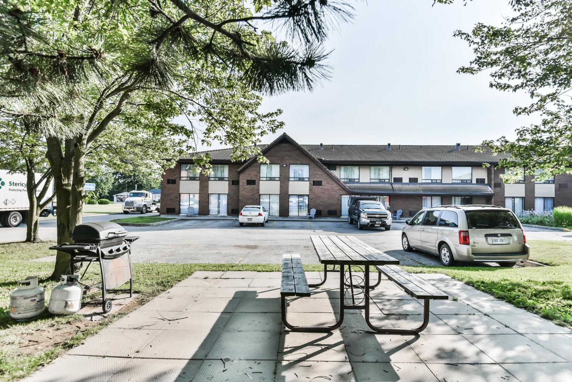 Comfort Inn Chatham-Kent Exteriör bild
